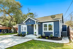 1614 Avenue F, Danbury, TX 77534 - Photo 4