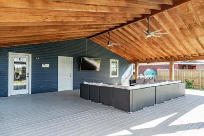 1614 Avenue F, Danbury, TX 77534 - Photo 20