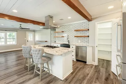 1614 Avenue F, Danbury, TX 77534 - Photo 1