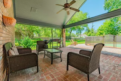 110 Sequoia, Lake Jackson, TX 77566 - Photo 34
