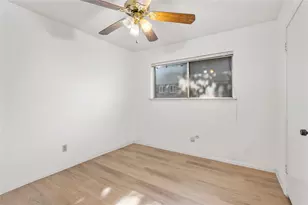 8903 Roos Rd, Houston, TX 77036 - Photo 18