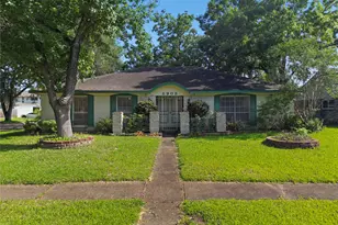 8903 Roos Rd, Houston, TX 77036 - Photo 2
