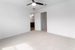 7808 Inwood Grv Ln, Houston, TX 77088 - Photo 16