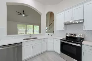 3827 Canton Dr, Pearland, TX 77584 - Photo 6