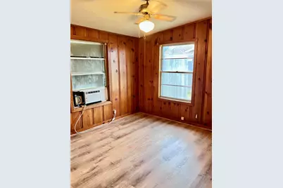 2033 Bay Street N, Texas City, TX 77590 - Photo 12