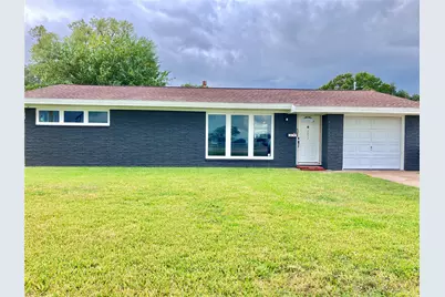 2033 Bay Street N, Texas City, TX 77590 - Photo 1
