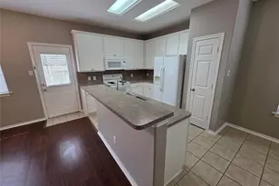 94 N Burberry Park Circle N, Spring, TX 77382 - Photo 4