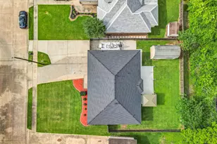 420 Forest Oaks Ln, Lake Jackson, TX 77566 - Photo 8