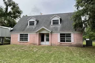 543 Bluebonnet Dr, Freeport, TX 77541 - Photo 2