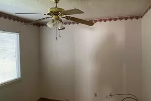 543 Bluebonnet Dr, Freeport, TX 77541 - Photo 10