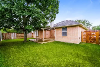 323 Diamond Bay Drive, Dickinson, TX 77539 - Photo 14