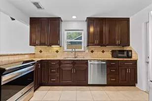 5303 Bulen Ave, Friendswood, TX 77546 - Photo 14