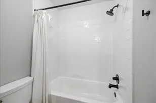 10215 Piping Rock Ln, Houston, TX 77042 - Photo 22