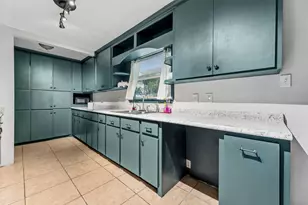 1034 Royal Oak Dr, Dickinson, TX 77539 - Photo 10