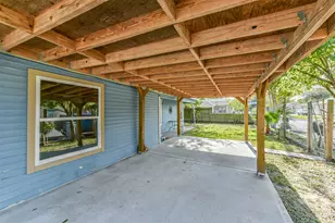 900 N 8th St, Baytown, TX 77520 - Photo 4