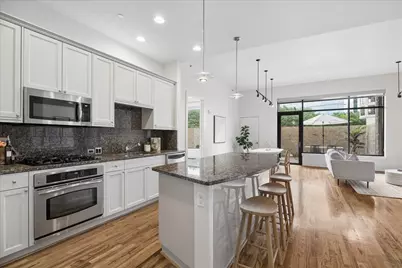 5005 Hidalgo Street #210, Houston, TX 77056 - Photo 2