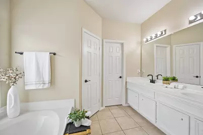 5002 Hearth Hollow Lane, Sugar Land, TX 77479 - Photo 14