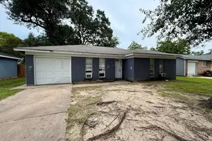 3656 Hemlock St, Orange, TX 77630 - Photo 1