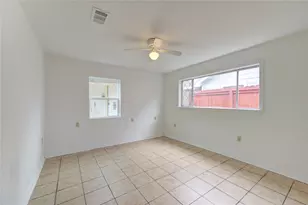 10717 Pillot St, Houston, TX 77029 - Photo 12