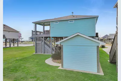 832 S East Road, Crystal Beach, TX 77650 - Photo 10