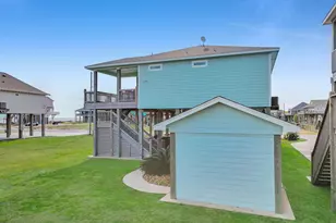 832 S East Rd, Crystal Beach, TX 77650 - Photo 10