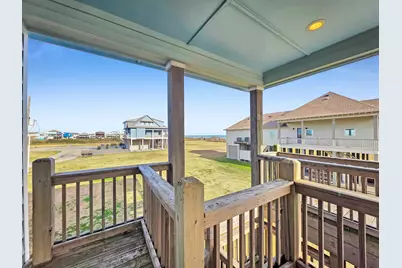 832 S East Road, Crystal Beach, TX 77650 - Photo 18
