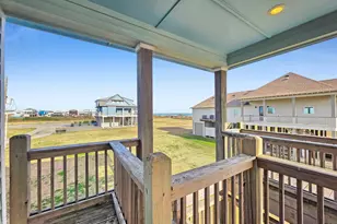 832 S East Rd, Crystal Beach, TX 77650 - Photo 18