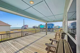 832 S East Rd, Crystal Beach, TX 77650 - Photo 16