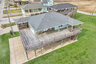 832 S East Rd, Crystal Beach, TX 77650 - Photo 12