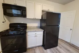 3913 Winnie St, Galveston, TX 77550 - Photo 6