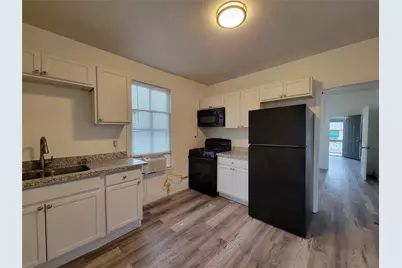 3913 Winnie Street #up, Galveston, TX 77550 - Photo 1