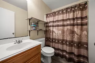 2526 Tomsbrook Dr, Houston, TX 77067 - Photo 22