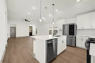 4723 Crest Hill Dr, Manvel, TX 77578 - Photo 12