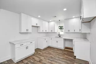 8221 Hezekiah Ln, Houston, TX 77088 - Photo 4