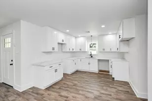8221 Hezekiah Ln, Houston, TX 77088 - Photo 10