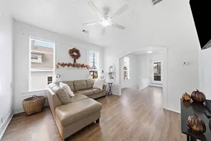1613 39th St, Galveston, TX 77550 - Photo 2