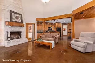 801 Caspers Cove, Hudson, TX 75904 - Photo 4