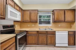 9204 Westwood Village Dr, Houston, TX 77036 - Photo 6