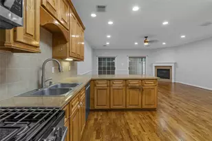 341 W 23rd St, Houston, TX 77008 - Photo 6