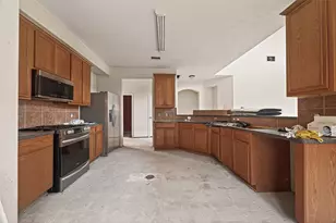 5415 Coast Line St, Baytown, TX 77521 - Photo 8