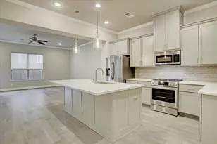 909 Rhode Pl, Houston, TX 77019 - Photo 6