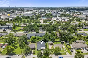 1913 Thonig Rd, Houston, TX 77055 - Photo 34
