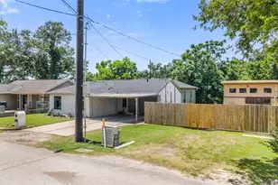 1913 Thonig Rd, Houston, TX 77055 - Photo 32