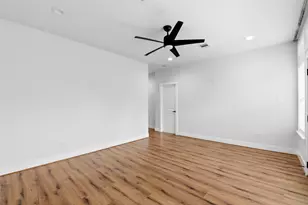 6476 T C Jester Blvd, Houston, TX 77091 - Photo 32