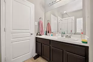 3011 Cambridge Meadows Ln, Dickinson, TX 77539 - Photo 10