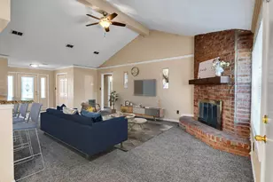 55 Sweetgum Ct, Lake Jackson, TX 77566 - Photo 2