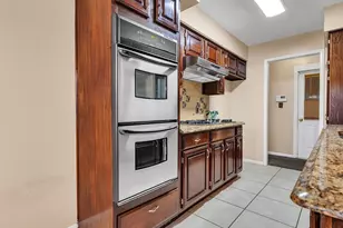 55 Sweetgum Ct, Lake Jackson, TX 77566 - Photo 8