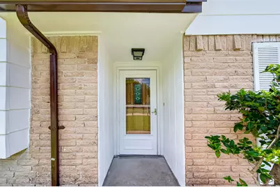 16614 Blackhawk Boulevard, Friendswood, TX 77546 - Photo 2