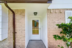 16614 Blackhawk Blvd, Friendswood, TX 77546 - Photo 2