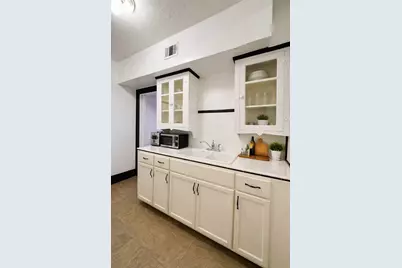 614 Peden Street #B, Houston, TX 77006 - Photo 4